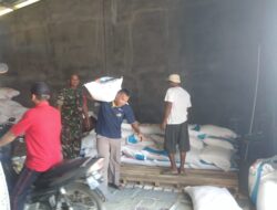 Monitoring Stok Pupuk, Peran Aktif Babinsa Kodim Ponorogo Sejahterakan Petani 